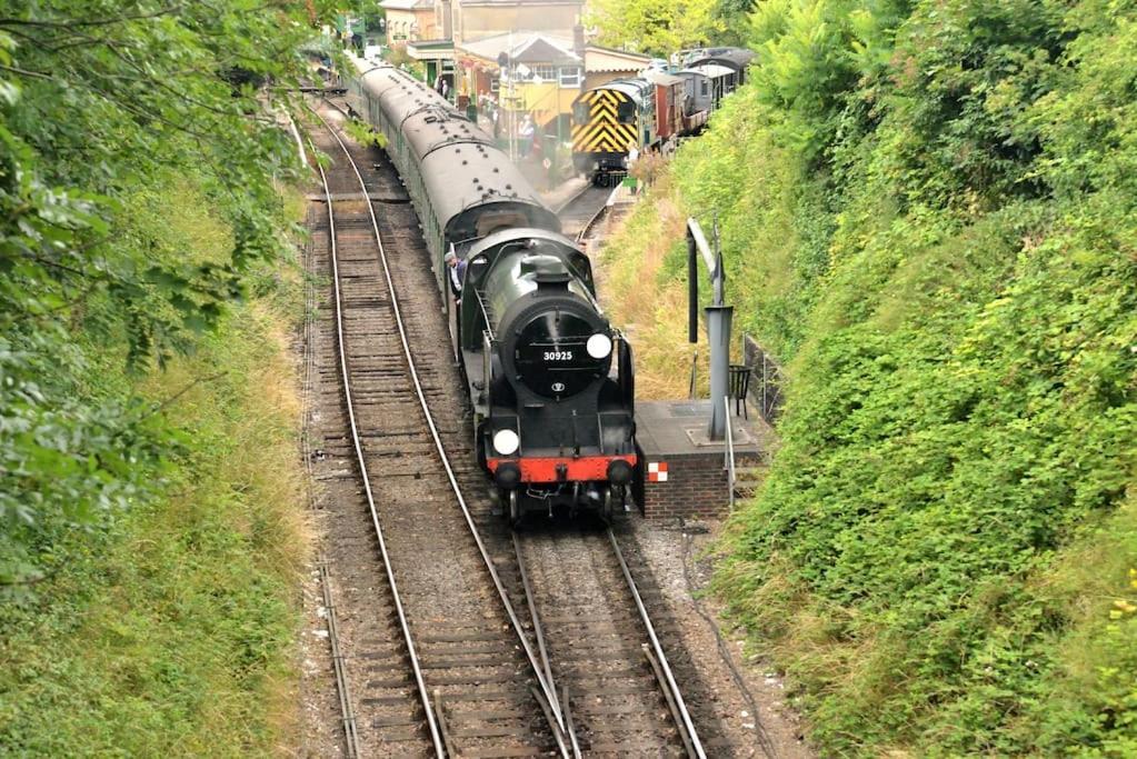 Cosy House, A Train Spotter'S Delight! Βίλα New Alresford Εξωτερικό φωτογραφία